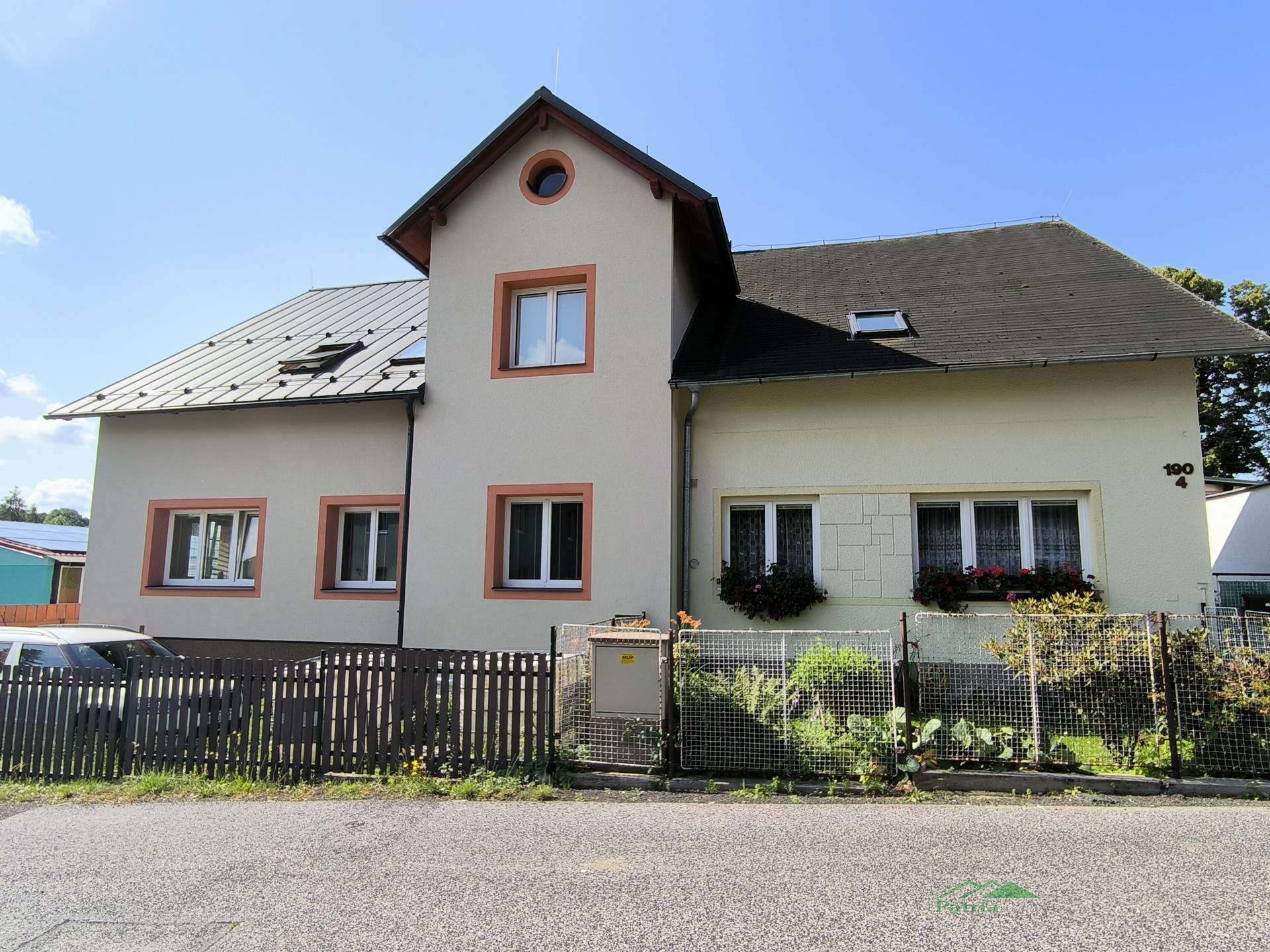Dům